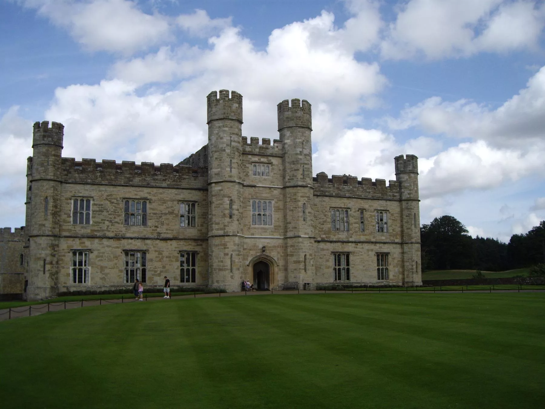 LEEDS CASTLE is set on two islands on the River Len in the heart of Kent in England, has been fortif